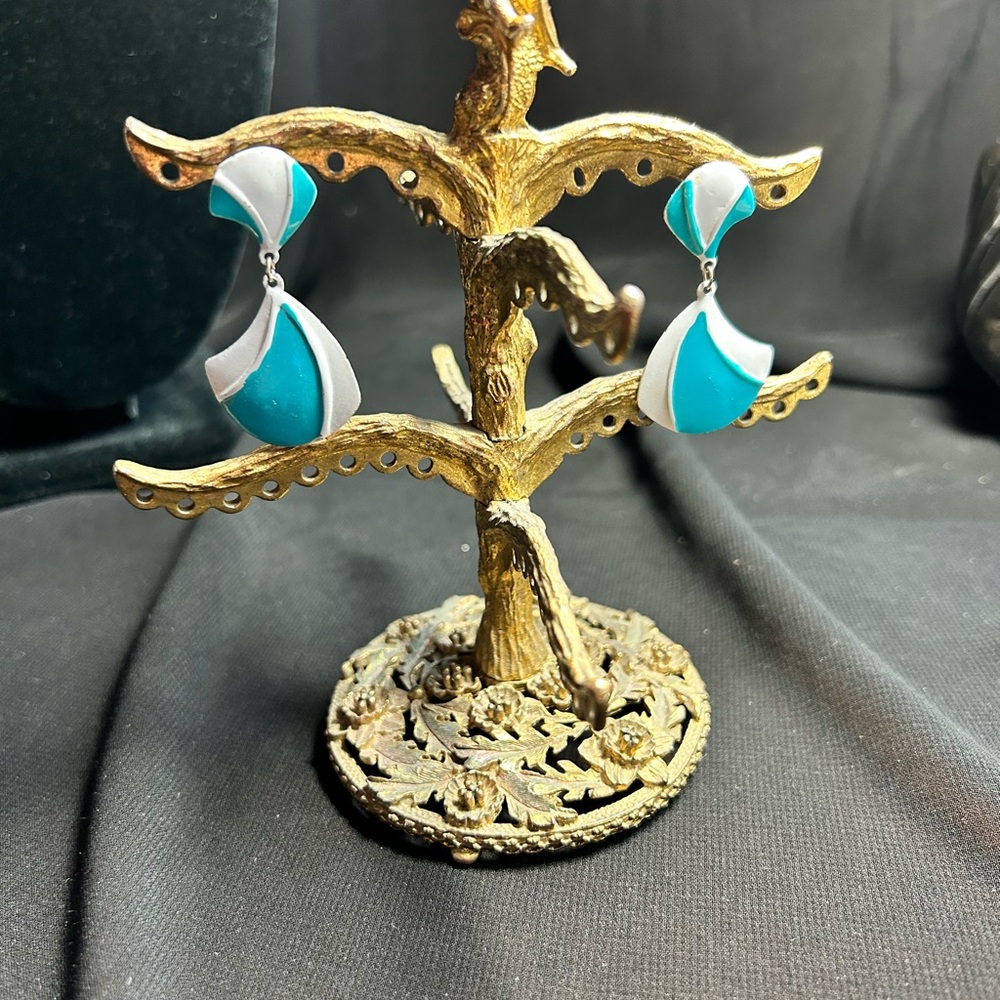 Vintage 80s white  and Turquoise metal pierced post dangle Earrings. - Picture 3 of 5